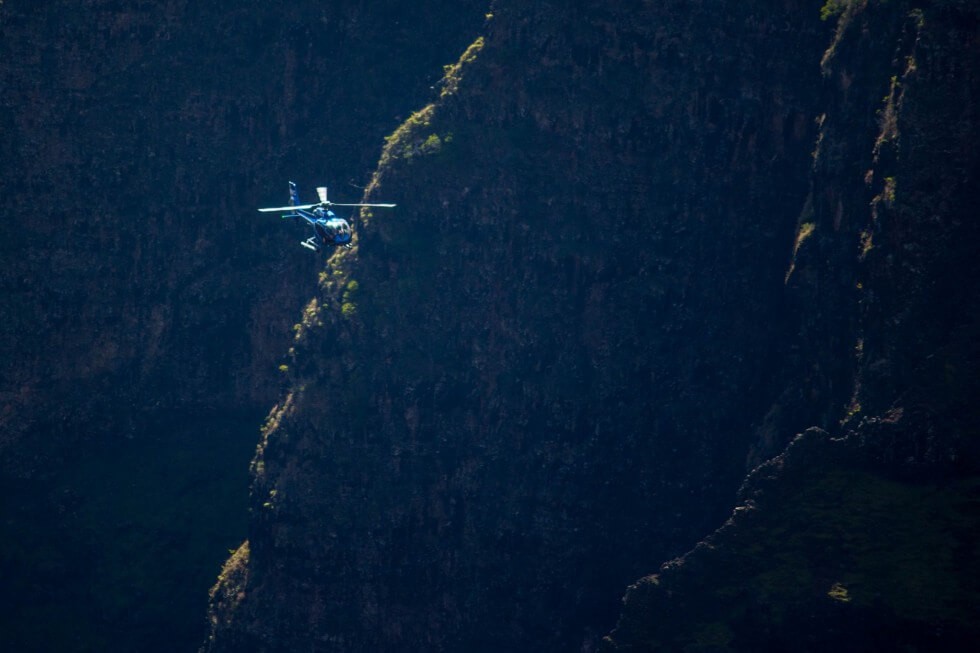 Kauai-helicopter-touring-around-the-Island